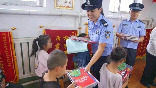 忻府公安联合忻府区消防救援大队走进校园开展暑期反电诈、消防安全宣传活动