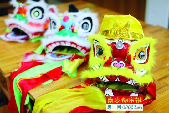 传承传统文化 80后女教师把“扎狮头”带进小学