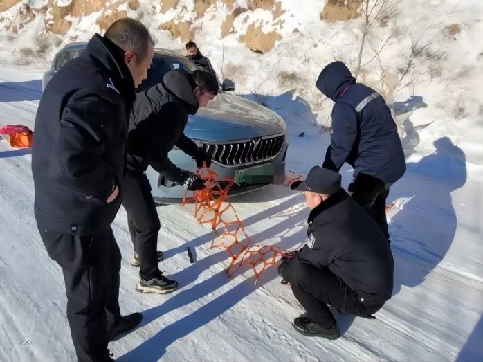 1703033638441592.jpg 4.jpg