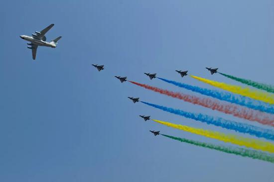 这是领队机梯队。新华社记者 刘金海 摄