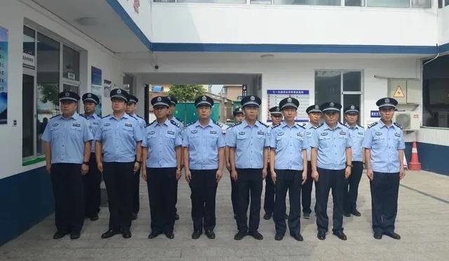 忻州市公安局举行直属分局七一北路派出所“全国公安机关执法示范单位”挂牌仪式