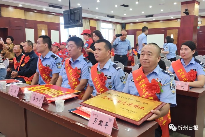 1695348085747289.jpg 2.jpg