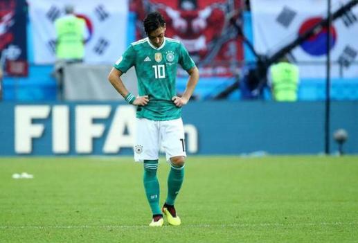 厄齐尔宣布退出德国国家队 结束9年国脚生涯